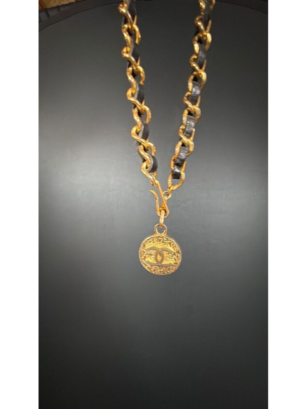 Chanel Leather & Chain 1982 Belt 32” inches